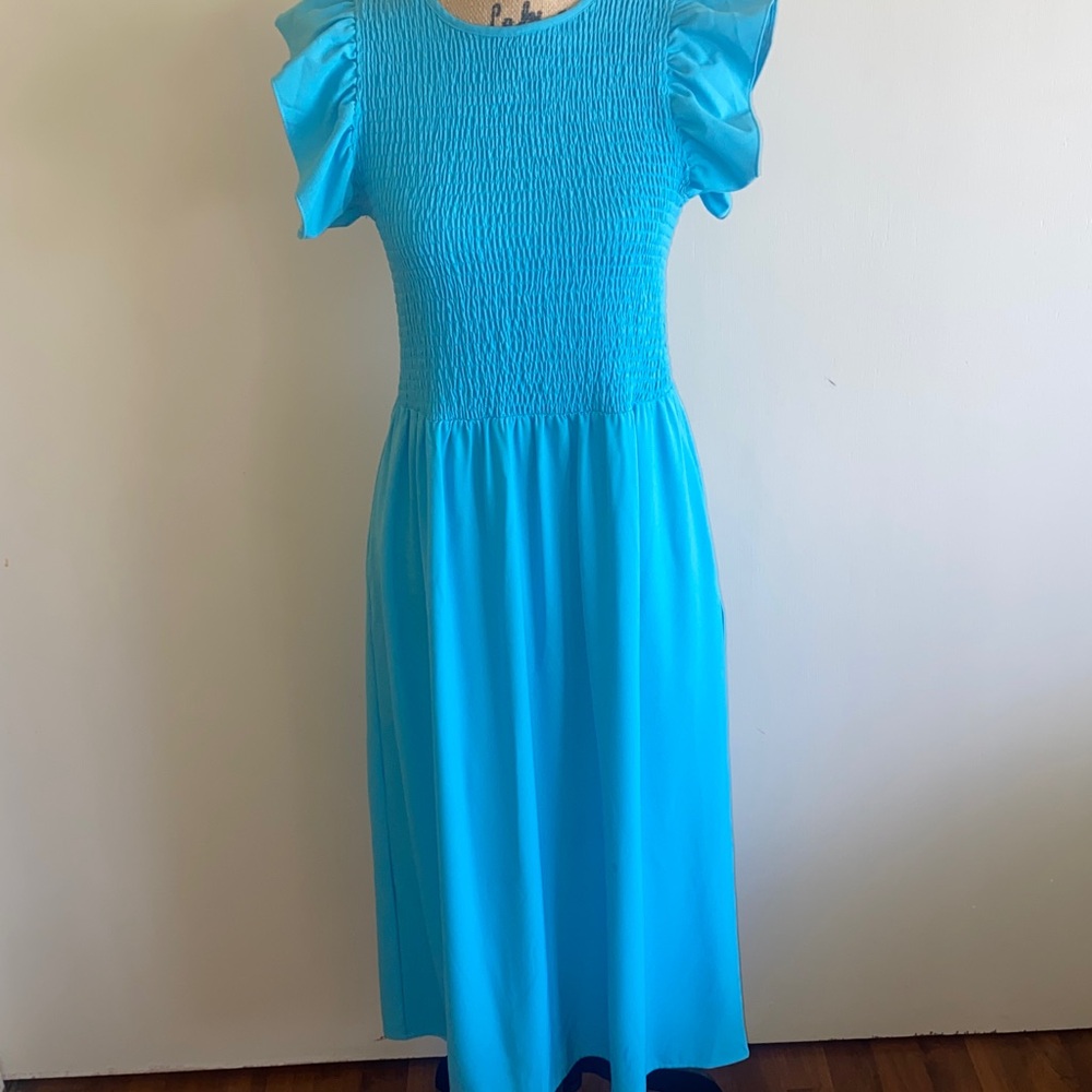 Elegant Blue Midi Dress with Ruffled Sleeves